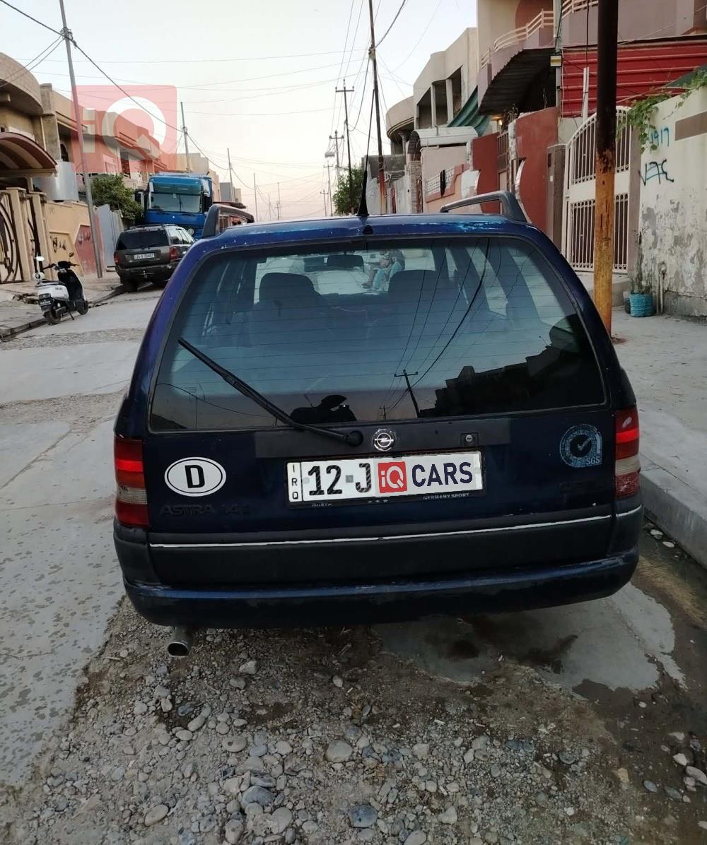 اوبل استرا